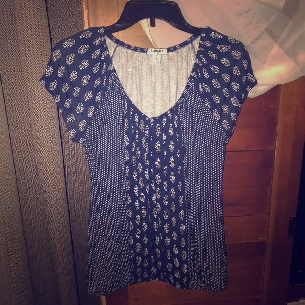 Very Cute Old Navy Top!